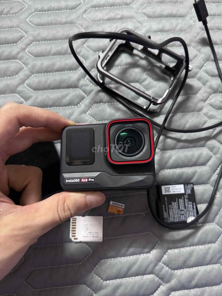 insta360 ace pro. Mua bán Máy ảnh, Máy quay tại Quận Cầu Giấy Hà Nội được đăng bởi Minh Tuan hình 1