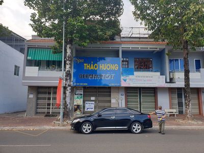 Cho thuê nhà mặt tiền đường Hùng Vương, Bà Rịa