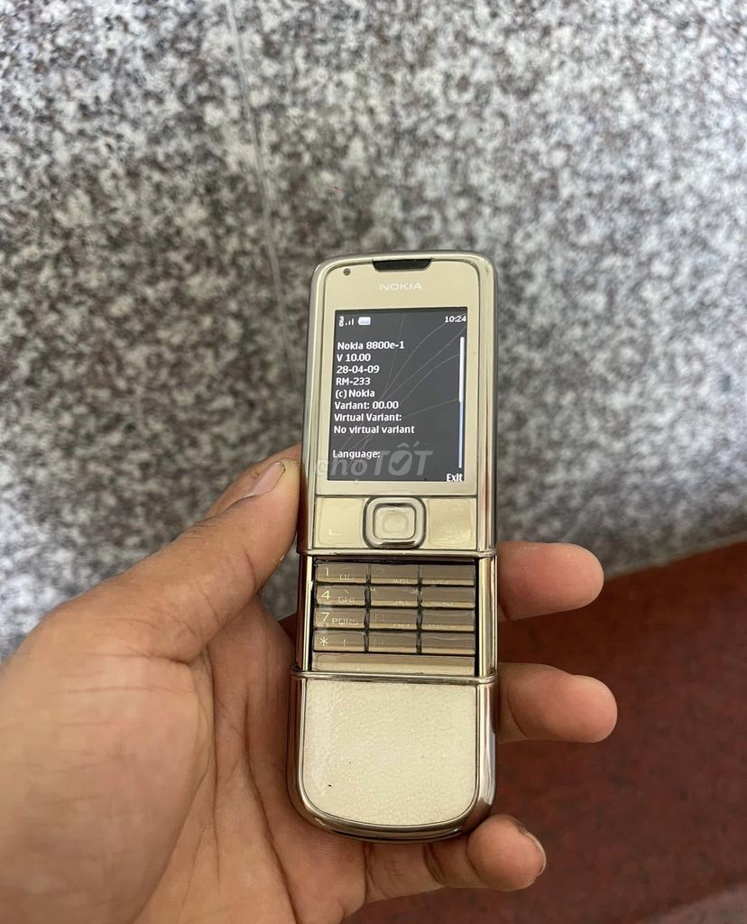 Nokia 8800 Gold Art chính hãng tgdd. Mua bán Điện thoại tại Thị xã Phú Mỹ Bà Rịa - Vũng Tàu được đăng bởi Nguyễn Ngọc Gia Hân hình 1