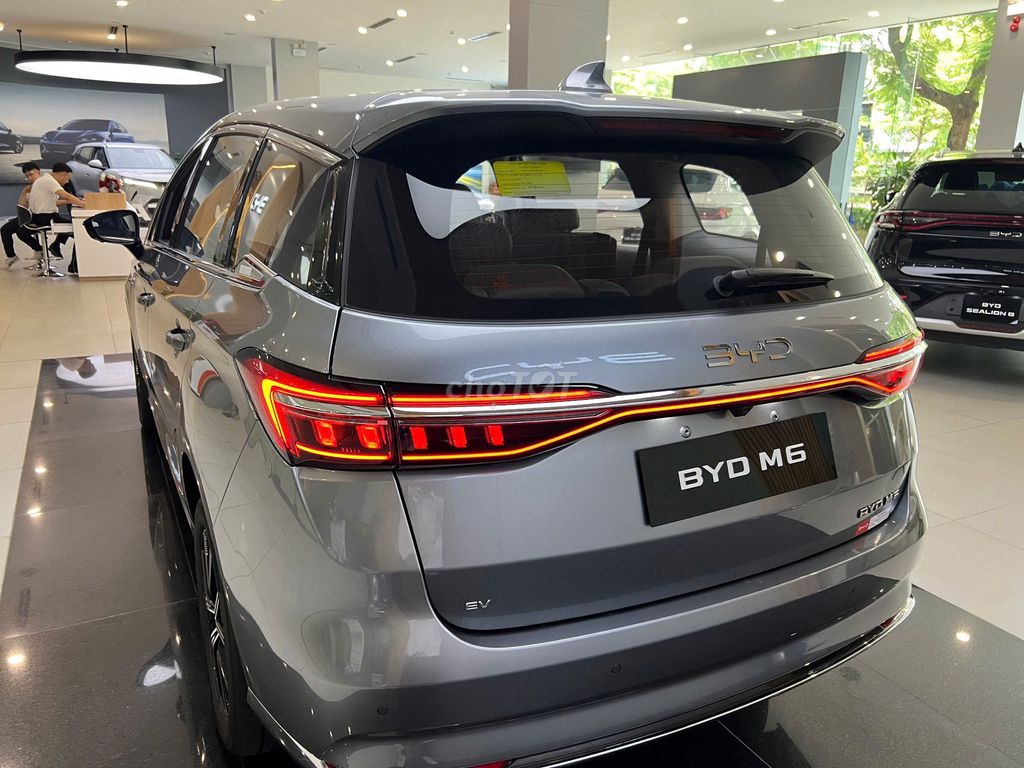 BYD M6 2025 7 chỗ màu Xám. Mua bán Ô tô tại Quận Tây Hồ Hà Nội được đăng bởi Trong Cong Tran hình 2