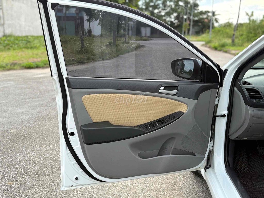 Hyundai Accent 2016 1.4 MT - 110000 km. Mua bán Ô tô tại Huyện Gia Lộc Hải Dương được đăng bởi Nhất Tín Ô Tô Hải Dương hình 12