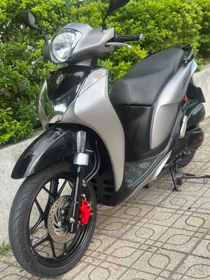 Honda SH Mode 125 Fi 2014 Đen xám zin nguyên 9 chủ. Mua bán Xe máy tại Thành phố Thủ Đức Tp Hồ Chí Minh được đăng bởi Xe Máy Sơn Thủ Đức