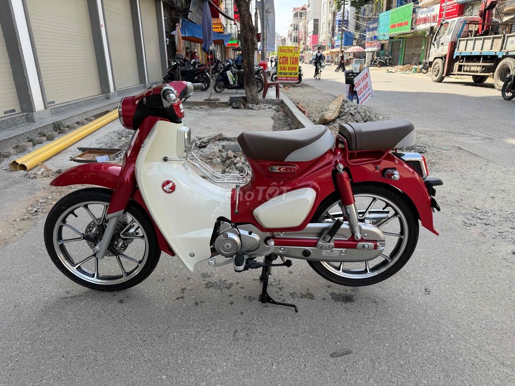 Honda SuperCub 125 sx 2023 màu đỏ bỏ mẫu 3000km. Mua bán Xe máy tại Quận Ngô Quyền Hải Phòng được đăng bởi Dương Vũ hình 4