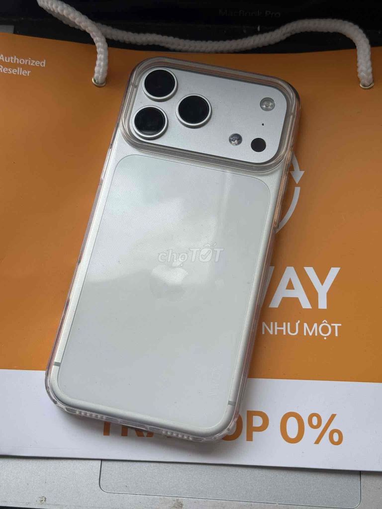 iPhone 17 Pro Max 256GB Trắng ZP/A. Mua bán Điện thoại tại Quận Hà Đông Hà Nội được đăng bởi cuộc sống muôn màu hình 1