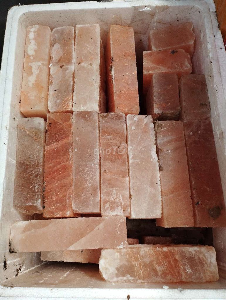 Đá muối Himalaya Hồng 20x10x5 cm Trang trí. Mua bán Đồ chuyên dụng, Giống nuôi trồng tại Quận Cầu Giấy Hà Nội được đăng bởi Thanh Thanh hình 1