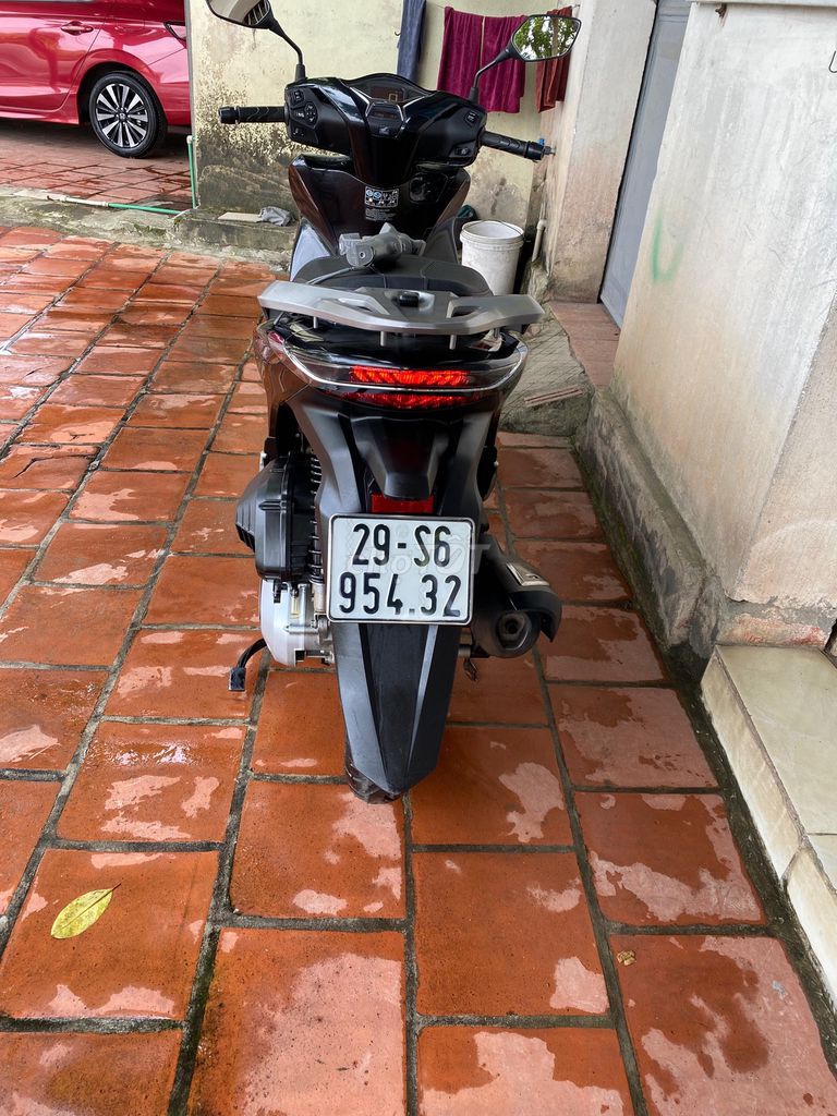 Bán SH125i CBS 2022 màu đen - người dùng. Mua bán Xe máy tại Huyện Sóc Sơn Hà Nội được đăng bởi Vũ Văn Trường hình 12