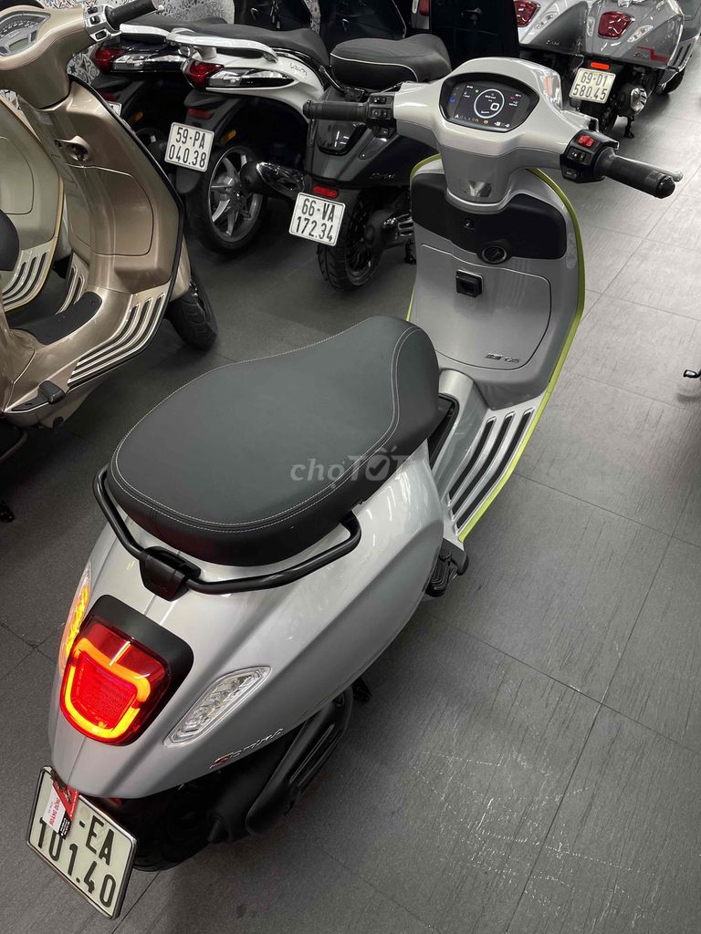 Скутер Piaggio Vespa Sprint TFT 2025, серебристый, 7000 км