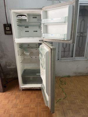 Tủ lạnh electrolux 195l