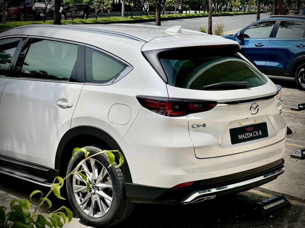 Mazda CX-8 2.5 Premium Trắng Vin 2024 mới 100%. Mua bán Ô tô tại Thành phố Thủ Đức Tp Hồ Chí Minh được đăng bởi KIA Thảo Điền hình 3