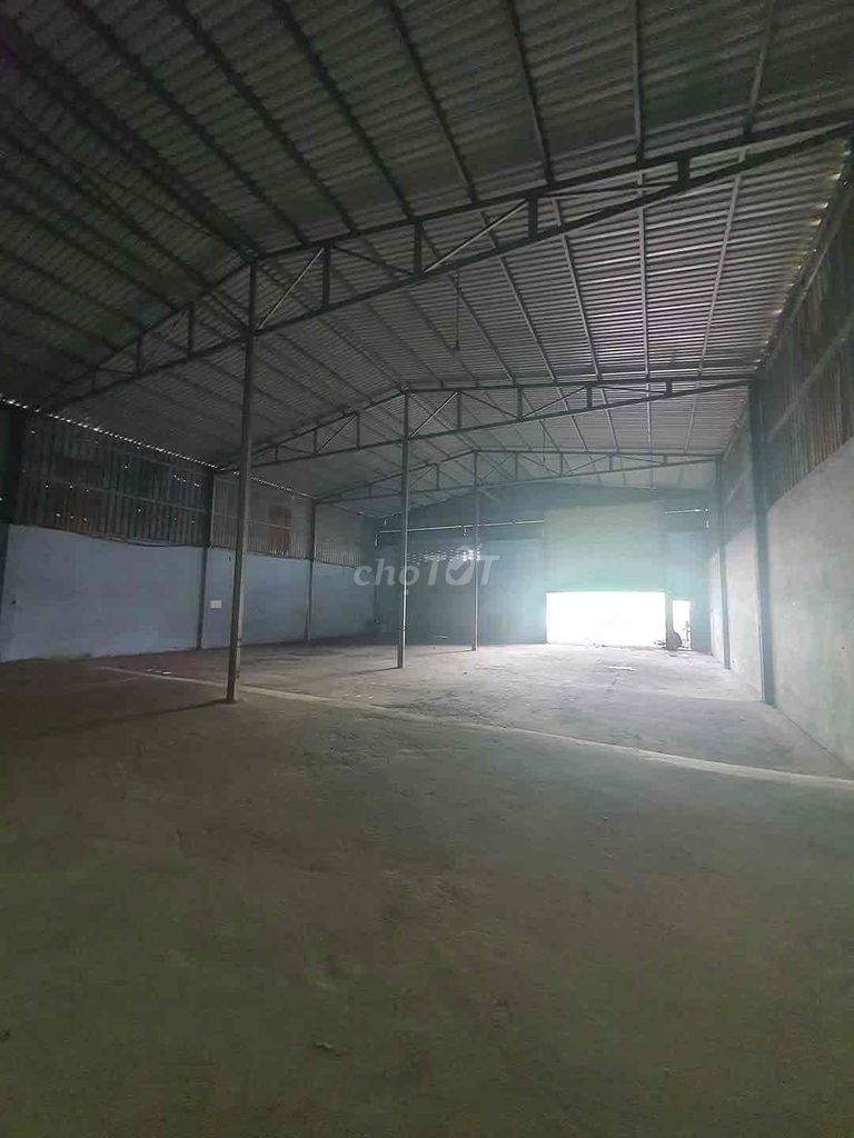 CHO THUÊ 1200m2 xưởng Gần Ql 22