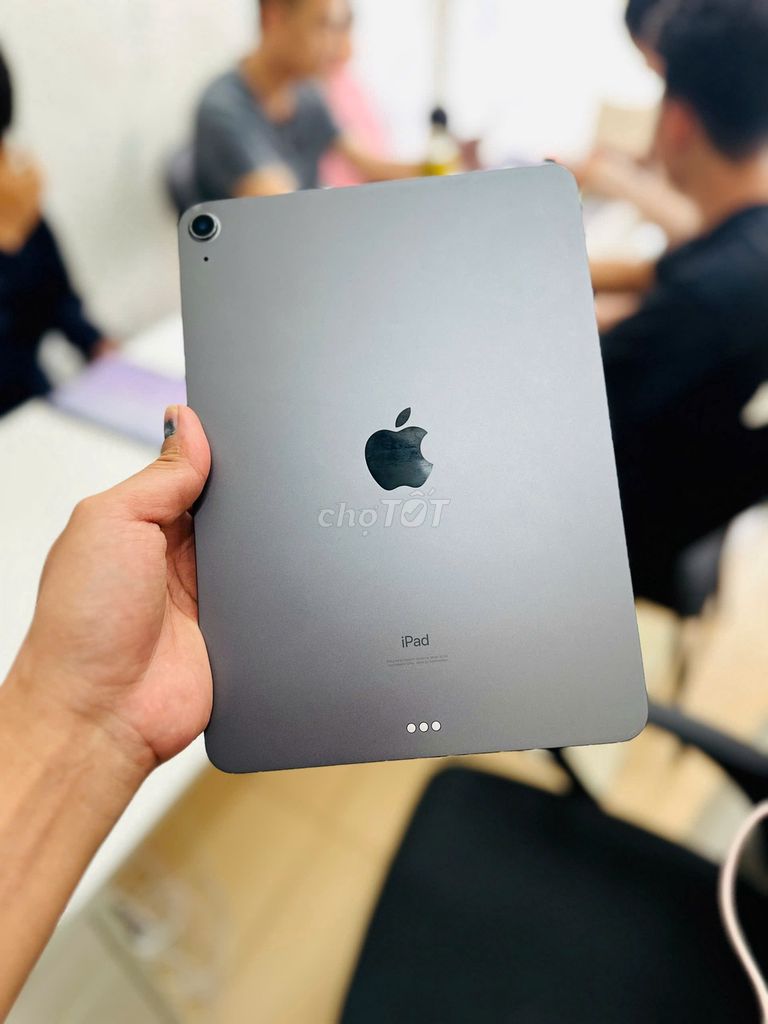 Apple iPad Air 4 64GB Xám WiFi, 4G. Mua bán Máy tính bảng tại Quận Đống Đa Hà Nội được đăng bởi Henry Tài hình 1