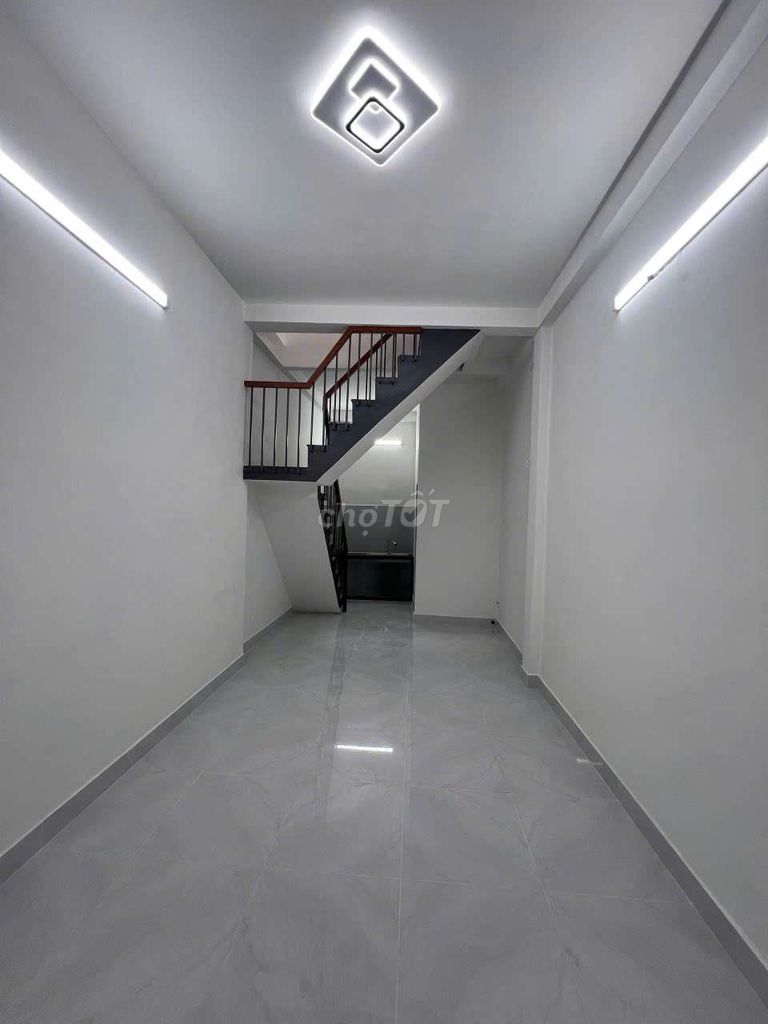 NHÀ MỚI Ở LIỀN - SHR HOÀN CÔNG ĐỦ HIỆN HỮU - GẦN MẶT TIỀN
