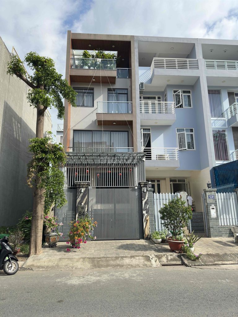 Nhà 1 hầm 1T3L nội thất cao cấp KDC Đại Phúc - Bình Chánh bán 17,6 tỷ