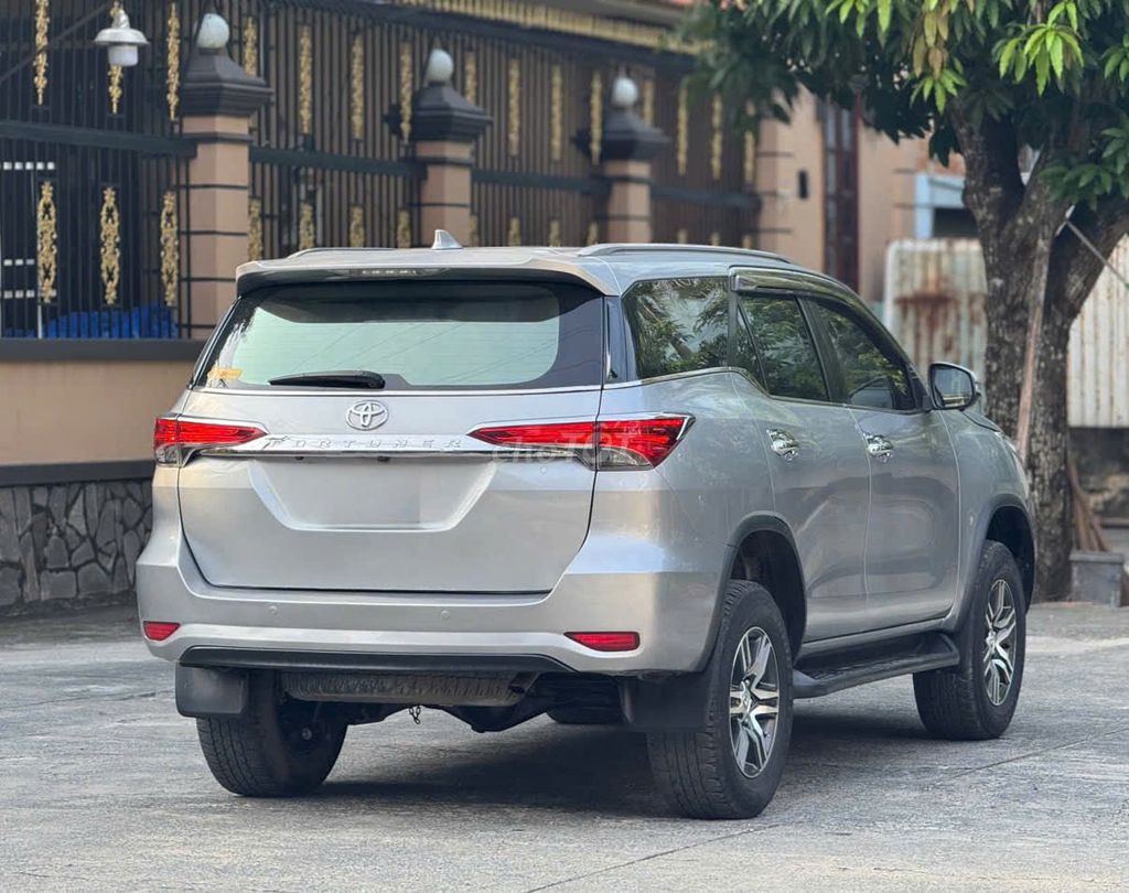 Toyota Fortuner 2018 Xăng Tự động Bạc. Mua bán Ô tô tại Thành phố Thủ Dầu Một Bình Dương được đăng bởi Oto An Suong hình 5