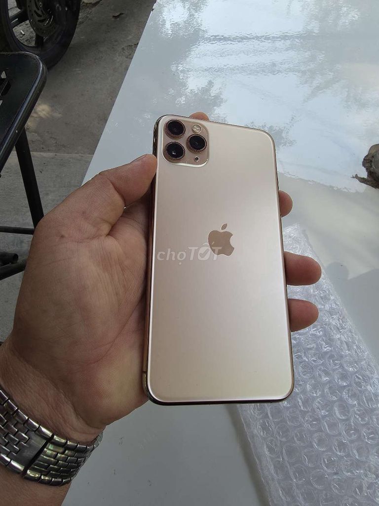 Apple iPhone 11 Pro Max 64GB Vàng. Mua bán Điện thoại tại Huyện Đức Hòa Long An được đăng bởi câm đô Minh thiệu  hình 1