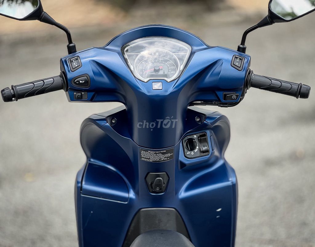 Vision 2022 phiên bản đb zin chính chủ. Mua bán Xe máy tại Quận 4 Tp Hồ Chí Minh được đăng bởi Hoàng hình 4