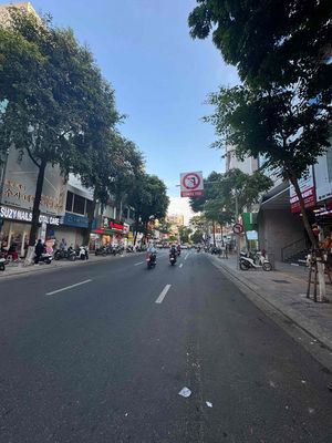 NHÀ MẶT TIỀN NGAY CHỢ HÀN SIÊU ĐẸP. Cho thuê nhà ở tại Quận Hải Châu Đà Nẵng được đăng bởi Nguyễn Đức Lộc 