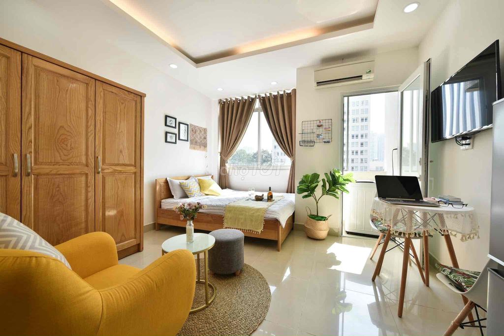 Căn Hộ Ban Công Thoáng Full Nt Giặt Riêng Gần Hotel PullMan Q1