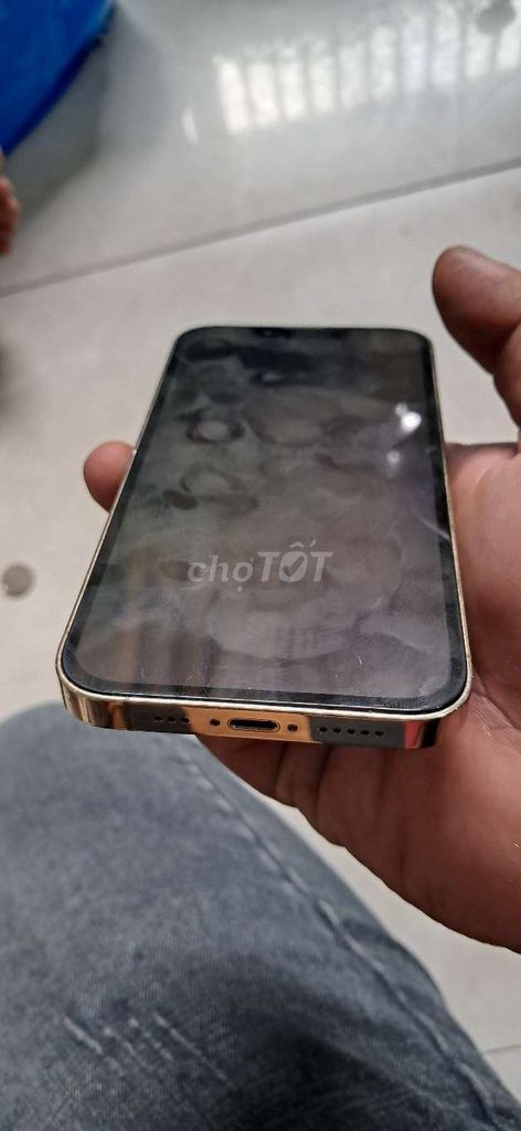 iPhone 13 Pro Vàng. Mua bán Điện thoại tại Huyện Hóc Môn Tp Hồ Chí Minh được đăng bởi Sỹ Phạm hình 1