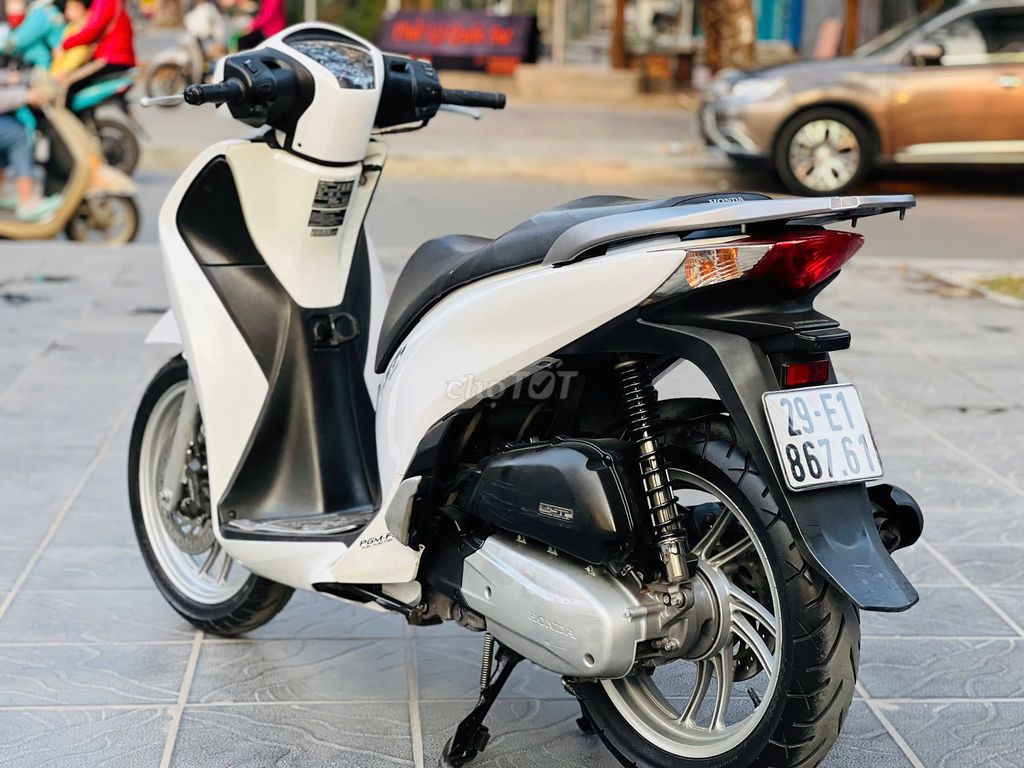 HONDA SH 125I TRẮNG CHÍNH CHỦ BIỂN 29. Mua bán Xe máy tại Quận Nam Từ Liêm Hà Nội được đăng bởi KIÊN CƯỜNG hình 4