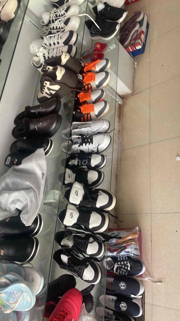 Giày thể thao Nike cổ cao Đen trắng. Mua bán Giày dép tại Quận Bắc Từ Liêm Hà Nội được đăng bởi Duy hình 1