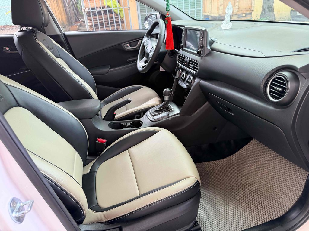 Hyundai Kona 2020 Trắng. Mua bán Ô tô tại Quận Cẩm Lệ Đà Nẵng được đăng bởi Phước Auto hình 9