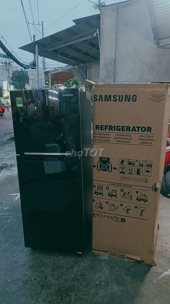 Tủ lạnh Samsung inverter 208lit zin mới 99%