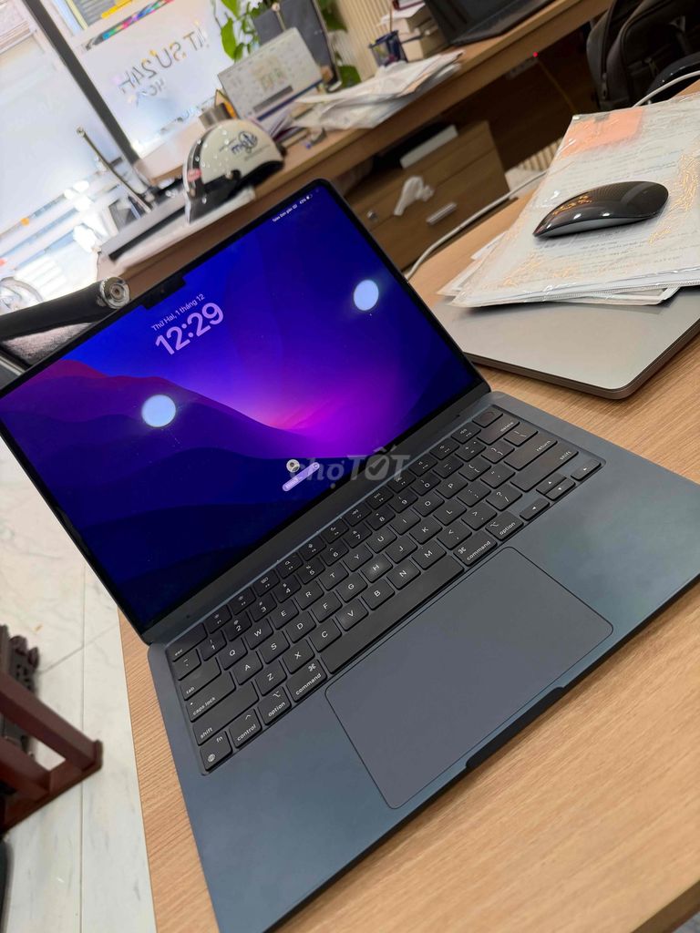 Apple MacBook Air M2 8GB/256GB 13.6 inch. Mua bán Laptop tại Quận 8 Tp Hồ Chí Minh được đăng bởi Nguyễn Đức Phong hình 1