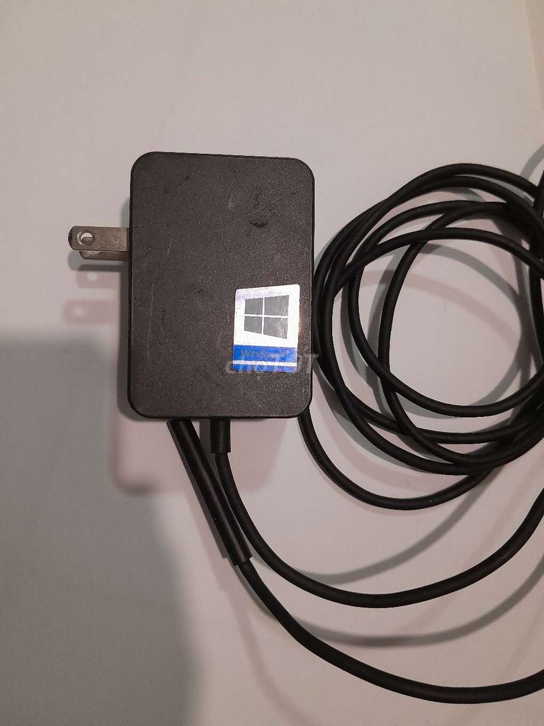 Bộ sạc Microsoft 1735 24W Đen. Mua bán Phụ kiện (Màn hình, Chuột...) tại Thành phố Long Xuyên An Giang được đăng bởi Thế Anh Nguyễn hình 1