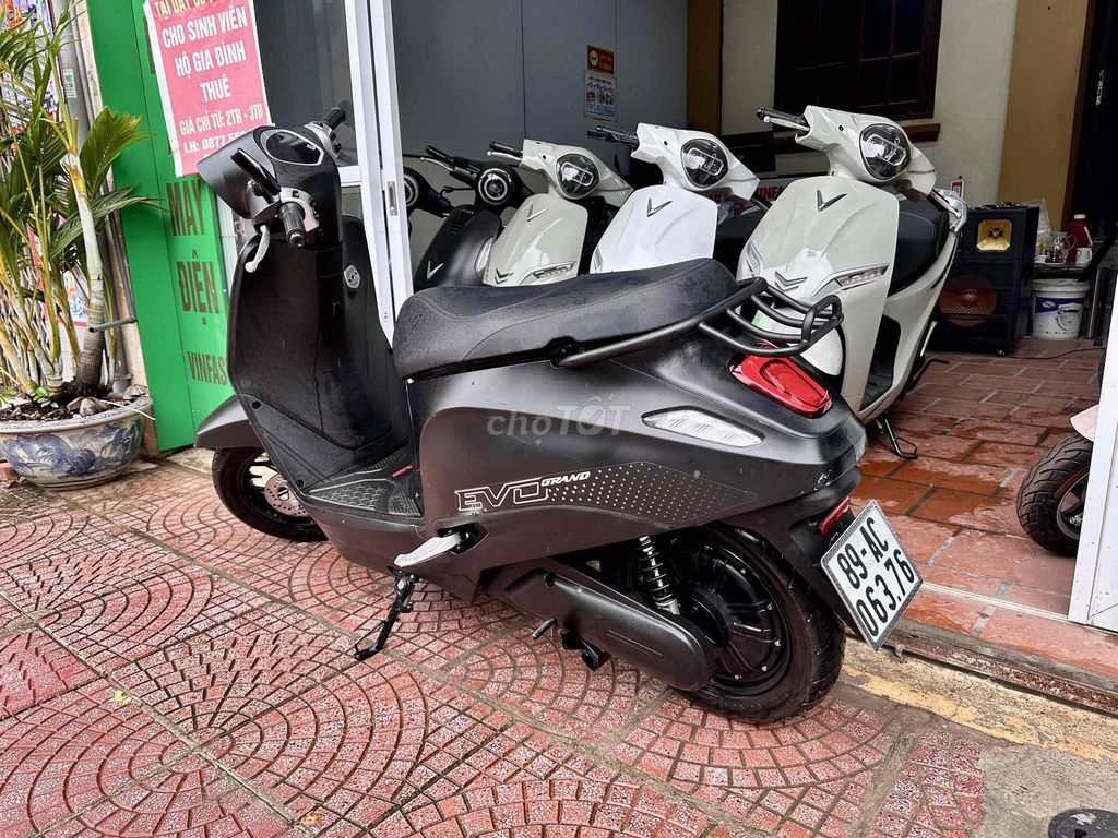 VinFast Evo Гранд черный серый 4000 км
