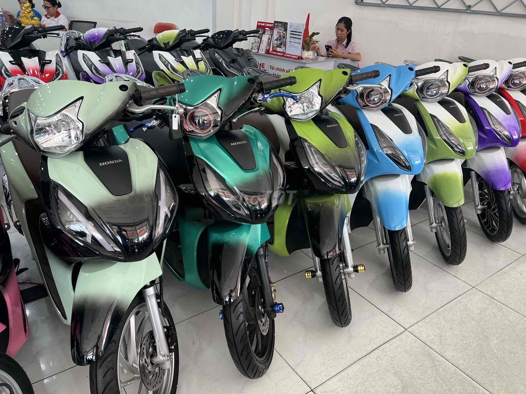 Xã kho bán gấp Vision 50CC-110CC đủ màu. Mua bán Xe máy tại Quận 12 Tp Hồ Chí Minh được đăng bởi Thanh Hằng hình 4