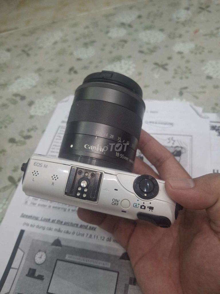 Máy ảnh Canon EOS M Trắng. Mua bán Máy ảnh, Máy quay tại Thành phố Nha Trang Khánh Hòa được đăng bởi Vũ Lê Quang hình 1