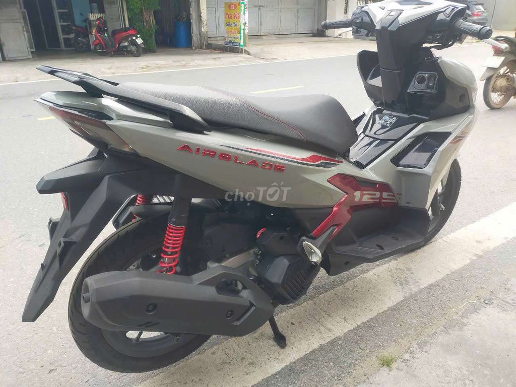 Cần bán AB 2025 máy zin êm chất. Mua bán Xe máy tại Huyện An Dương Hải Phòng được đăng bởi Trần Oanh hình 4