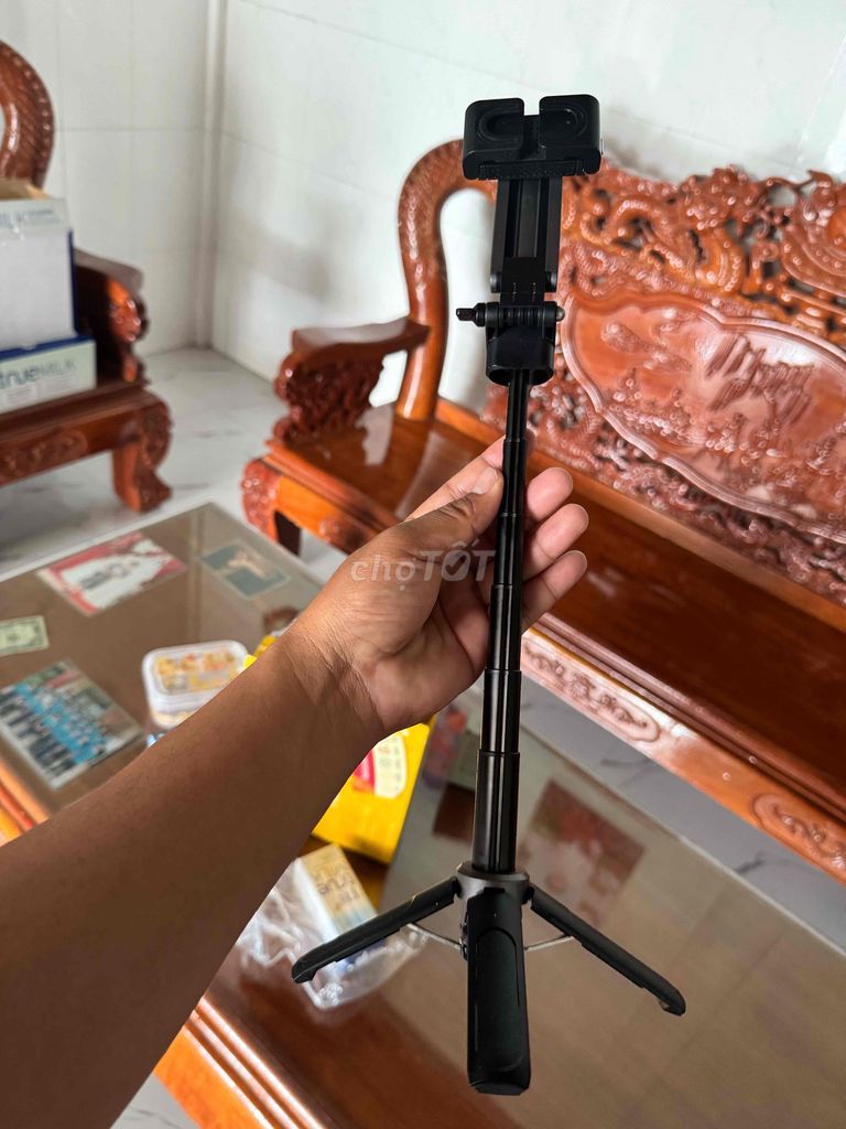 Gậy selfie TNW T26 Pro Bluetooth Đen. Mua bán Phụ kiện (Màn hình, Chuột...) tại Huyện Chợ Gạo Tiền Giang được đăng bởi Đại Phong SeVen hình 1