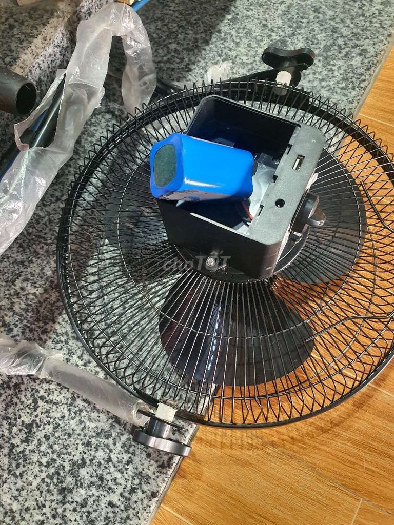 Quạt tích điện Đen Pin hỏng. Mua bán Quạt tại Huyện Gia Lộc Hải Dương được đăng bởi Chien Lan Gl hình 1