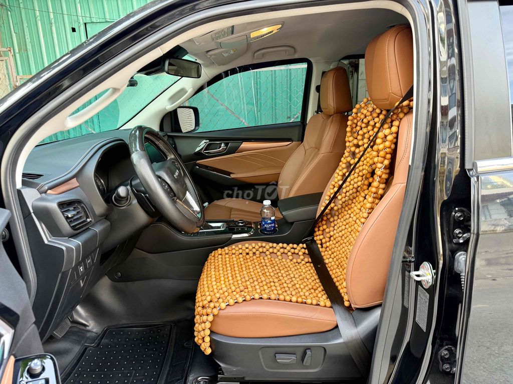 Isuzu Mu X 2022 - bản Pre 4x4 odo 9000km. Mua bán Ô tô tại Quận Gò Vấp Tp Hồ Chí Minh được đăng bởi Bình An Ôtô  hình 9