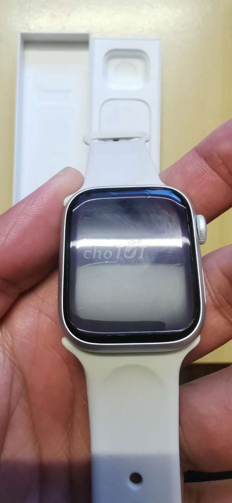 Apple Watch SE 8 Bạc GPS 41mm. Mua bán Thiết bị đeo thông minh tại Quận Bắc Từ Liêm Hà Nội được đăng bởi Nguyễn Quang Khánh hình 1