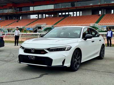 Honda Civic e:HEV Vin2025 Giảm 100Tr