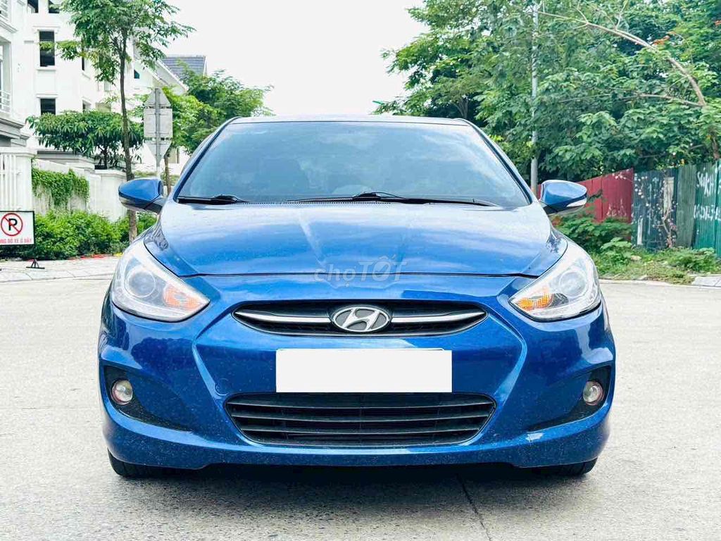 Hyundai Accent 1.4 AT Hatchback 2015 nhập khẩu