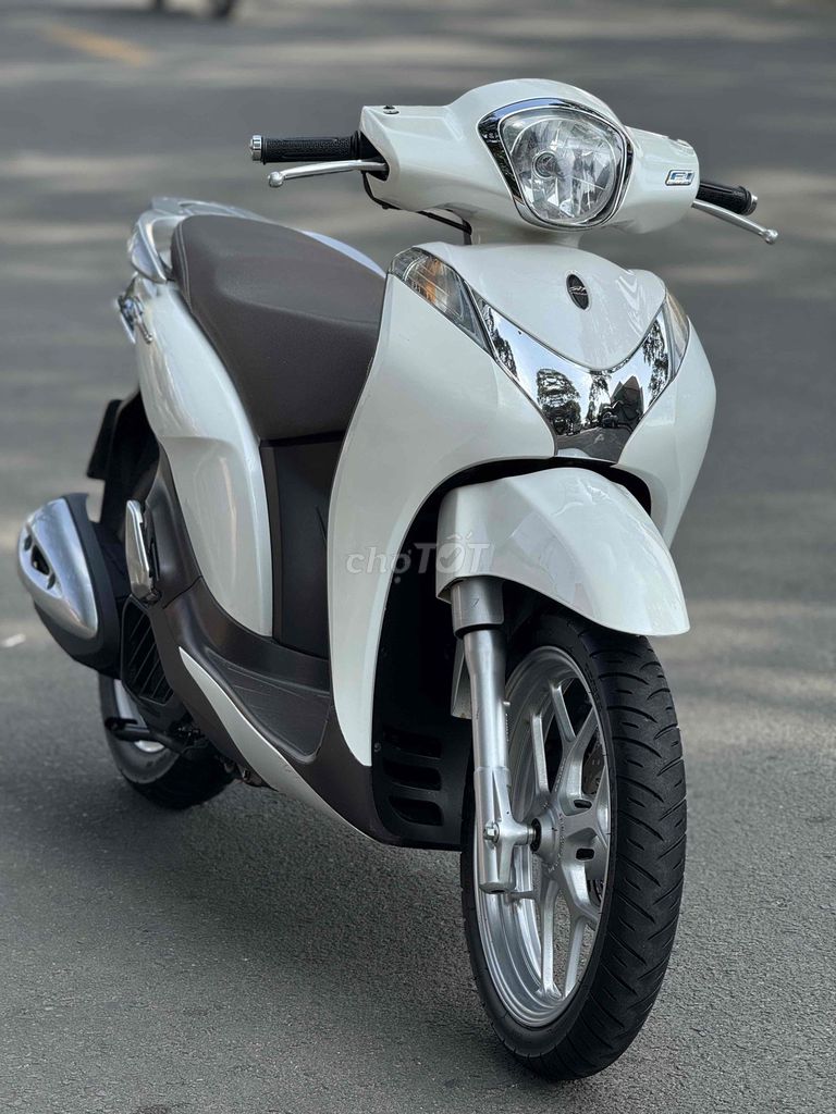 Sh Mode 2014 Trắng Nâu cực đẹp êm ngon. Mua bán Xe máy tại Thành phố Biên Hòa Đồng Nai được đăng bởi Xe Máy Sơn Trung Duy hình 2