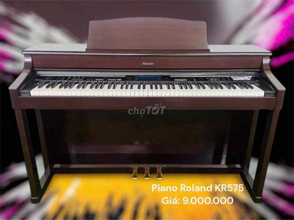 Piano Roland KR575