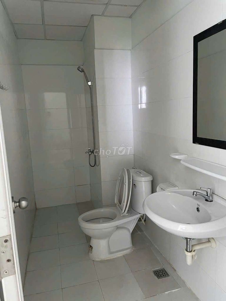 Cho thuê ở liền chung cư 38 m² 2 phòng ngủ 1pk 1 bếp 1tolet 1 ban công