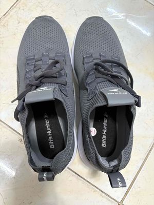 giày Bitis Hunter unisex size 41. Mua bán Giày dép tại Quận 8 Tp Hồ Chí Minh được đăng bởi Nguyen Ngoc Anh