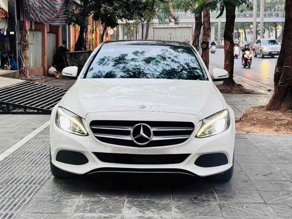 Mercedes Benz C200 Model 2016 giá cực tốt