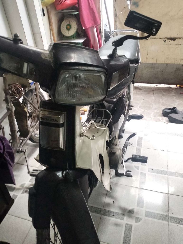 Xe 1 chủ từ 2004,  máy móc ngon lành,. Mua bán Xe máy tại Quận 4 Tp Hồ Chí Minh được đăng bởi MUA ĐỒ GỖ NỘI THẤT hình 4