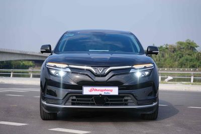 VINFAST VF8 ECO 2025 10.000 KM Đen