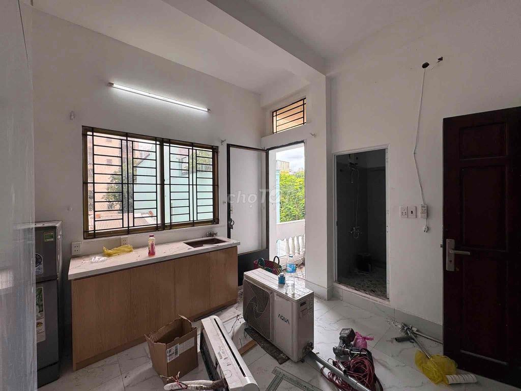 KHAI TRƯƠNG NHÀ MỚI QUẬN 10, ĐI BỘ QUA UEH