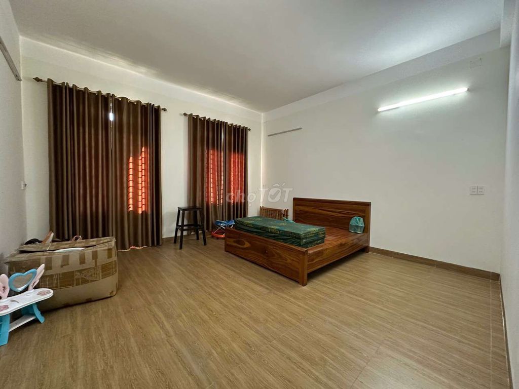 Furnished 3-storey house near Hòa Khánh market — photo 7