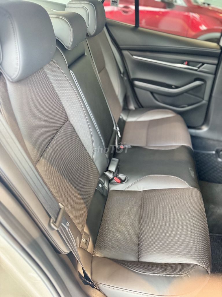 MAZDA 3 - ƯU ĐÃI TIỀN MẶT - QUÀ TẶNG BH THÂN VỎ XE. Mua bán Ô tô tại Quận Tân Phú Tp Hồ Chí Minh được đăng bởi ĐẠI LÝ MAZDA KIA HCM hình 9
