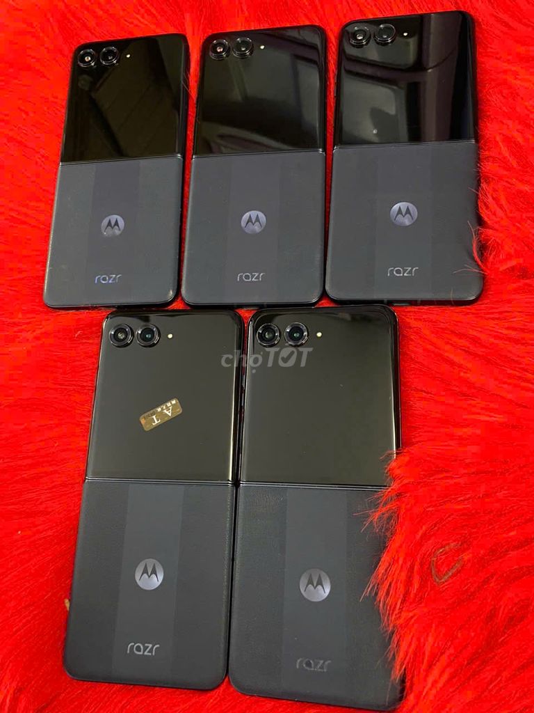 MOTOROLA  RAZR 50 ULTRA 12G/256GB QUỐC TẾ. Mua bán Điện thoại tại Quận Tân Bình Tp Hồ Chí Minh được đăng bởi LUCKY PHONE VN hình 1